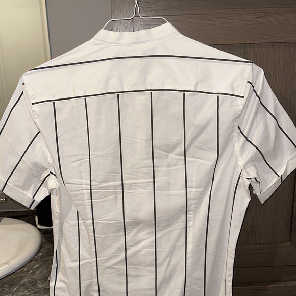 H&M Muscle Fit Short Sleeve button shirt - Picture 2 of 5